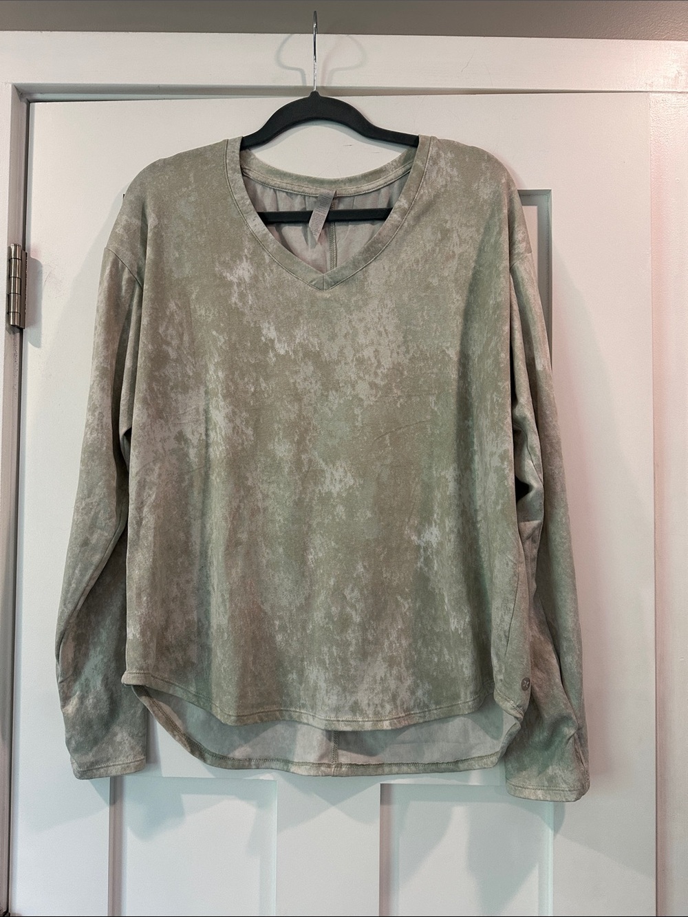 Reebok Olive Green Tie-Dye V-Neck Long Sleeve Top